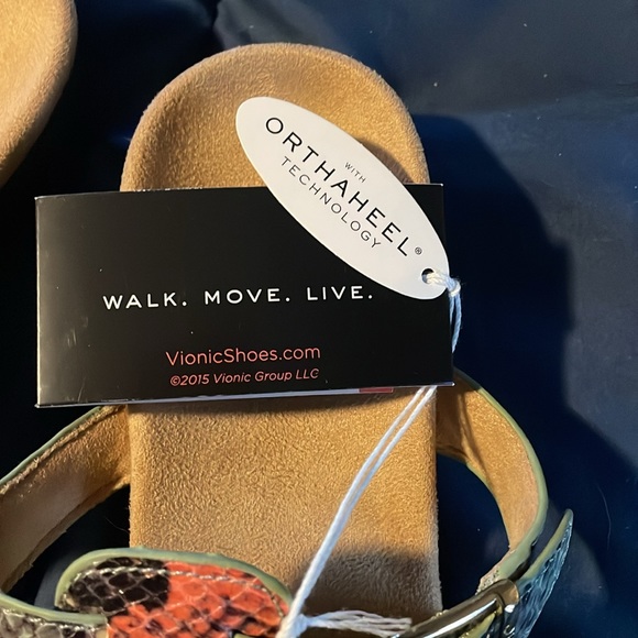 Vionic sandles - Picture 6 of 8